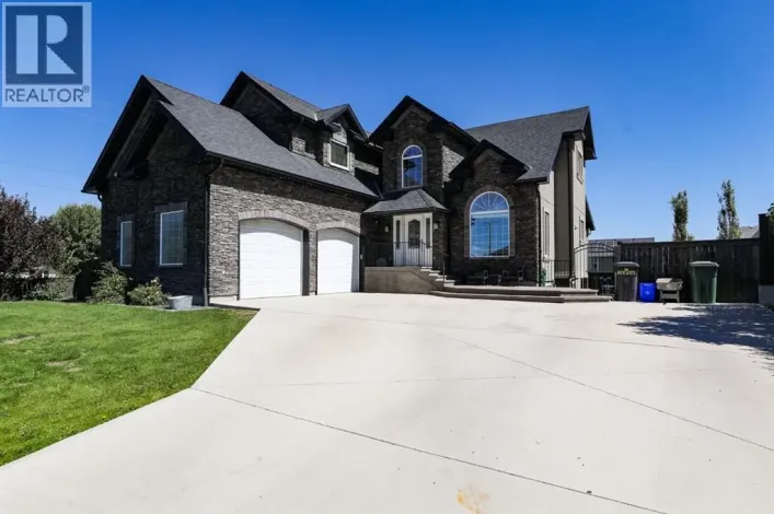 243 N 1A Street E, Magrath