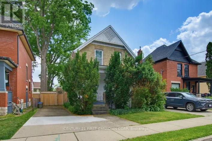 Duplex for sale: 243 TECUMSEH AVENUE E, London South