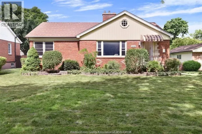 2432 BUCKINGHAM DRIVE, Windsor
