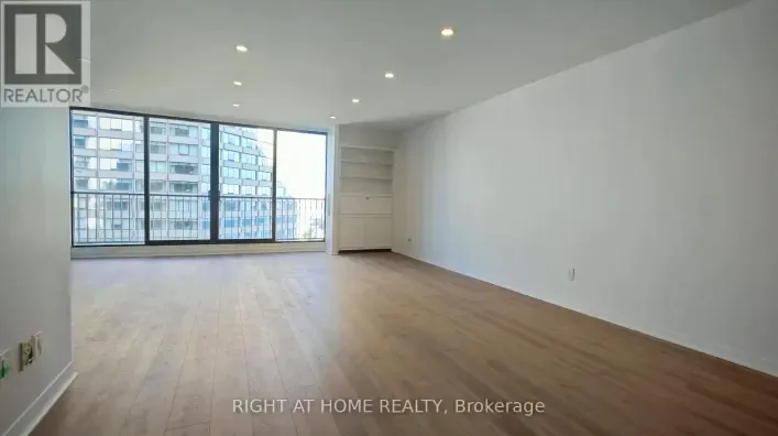 Apartment for rent: 2434 - 33 HARBOUR SQUARE, Toronto