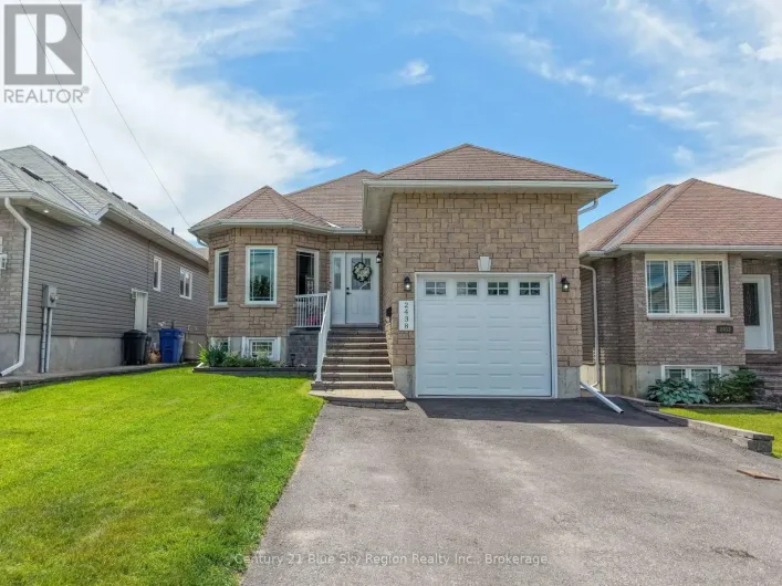 2438 CONNAUGHT AVENUE, North Bay
