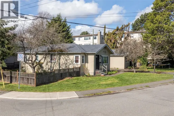 2442/2462 Eastdowne Rd, Oak Bay