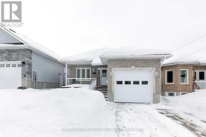 2444 CONNAUGHT AVENUE, North Bay