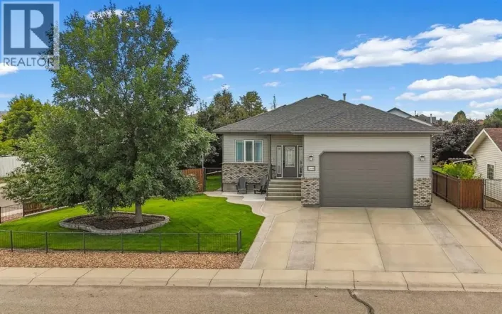 2448 7 Avenue NE, Medicine Hat