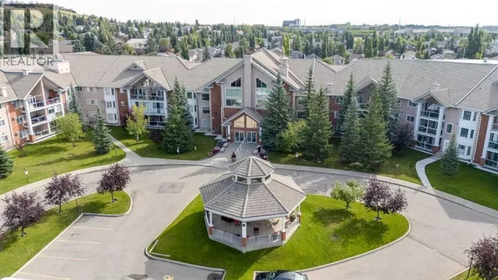 245, 6868 Sierra Morena Boulevard SW, Calgary