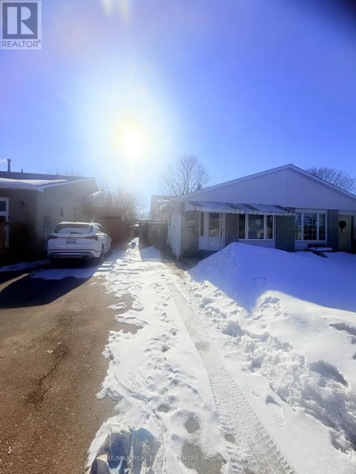 245 HERITAGE DRIVE, Kitchener