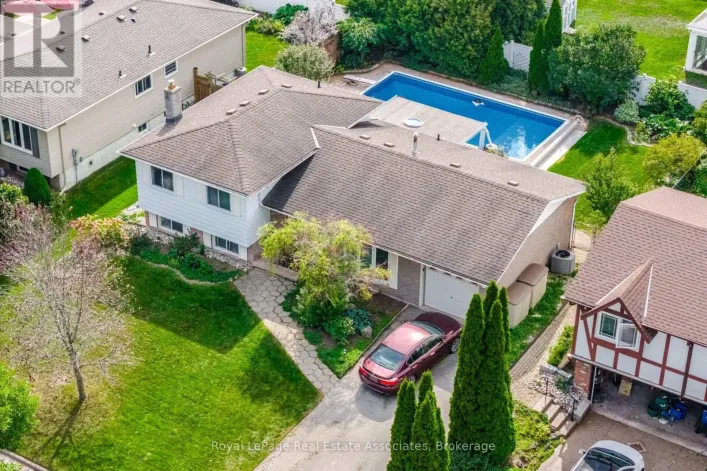 2452 YARMOUTH CRESCENT, Oakville