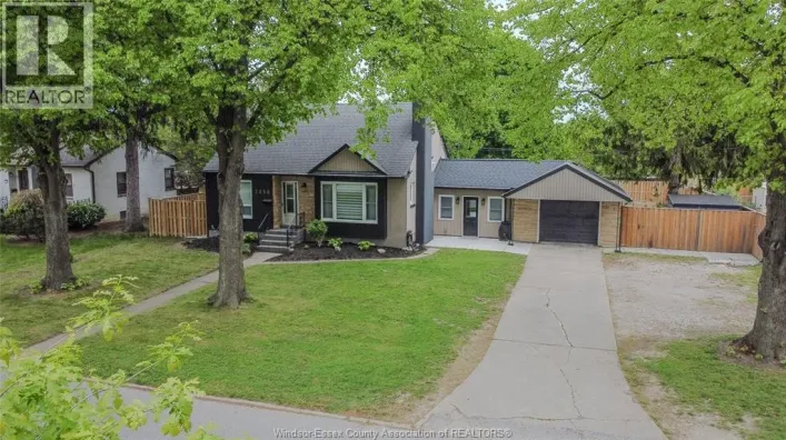 2458 Buckingham DRIVE, Windsor