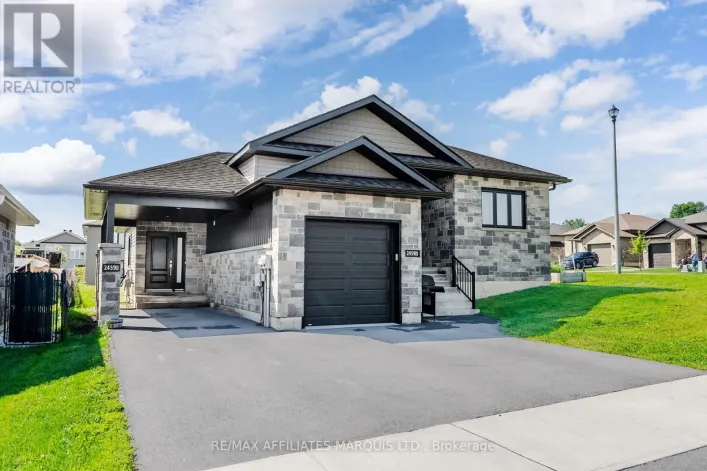 2459 WATSON CRESCENT, Cornwall