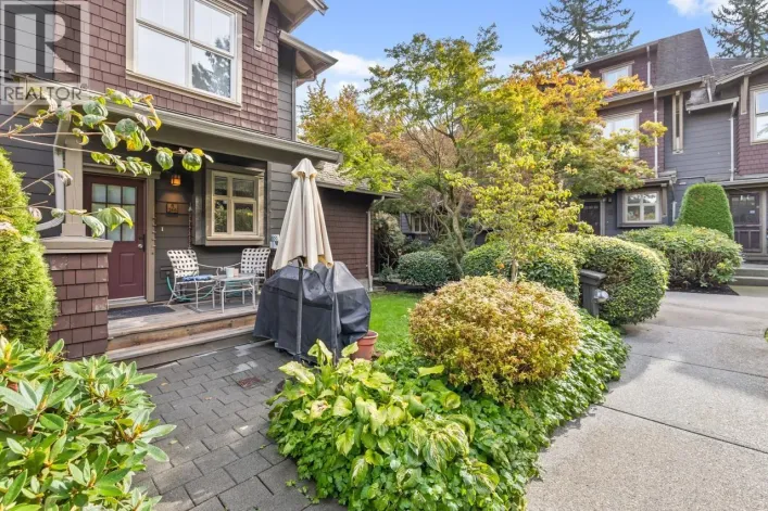 246 600 PARK CRESCENT, New Westminster