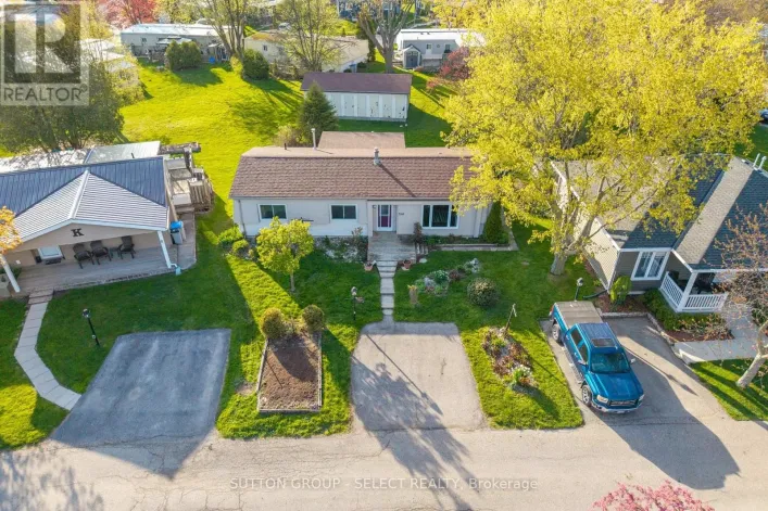 246 SOUTHWINDS COURT, South Huron