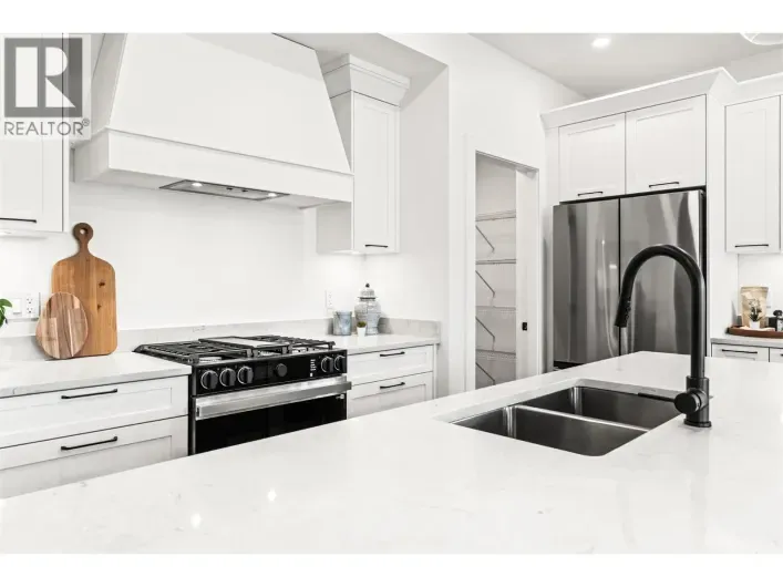 2467 Bradley Drive Unit# 102, Armstrong