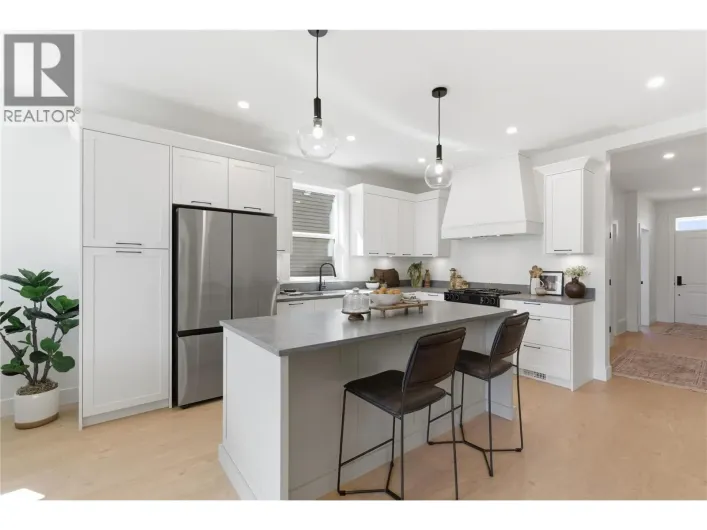 2468 Bradley Drive, Armstrong