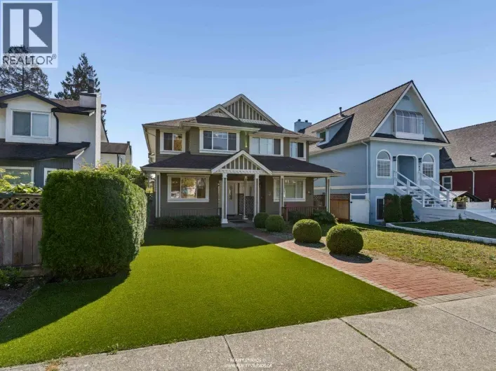 247 E 19TH STREET, North Vancouver