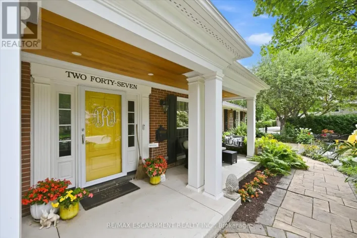 247 LINWOOD CRESCENT, Burlington