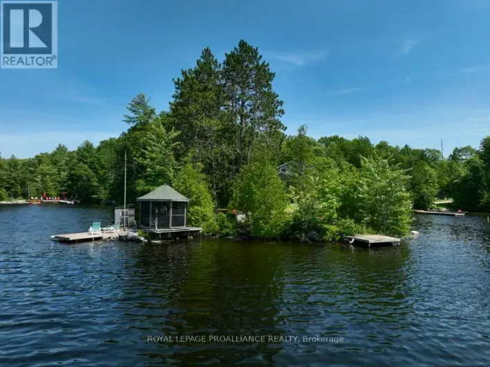 2475 ALFS BAY LANE, Frontenac