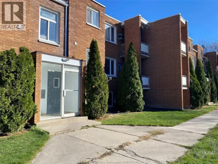 2476 RIVARD AVENUE, Windsor