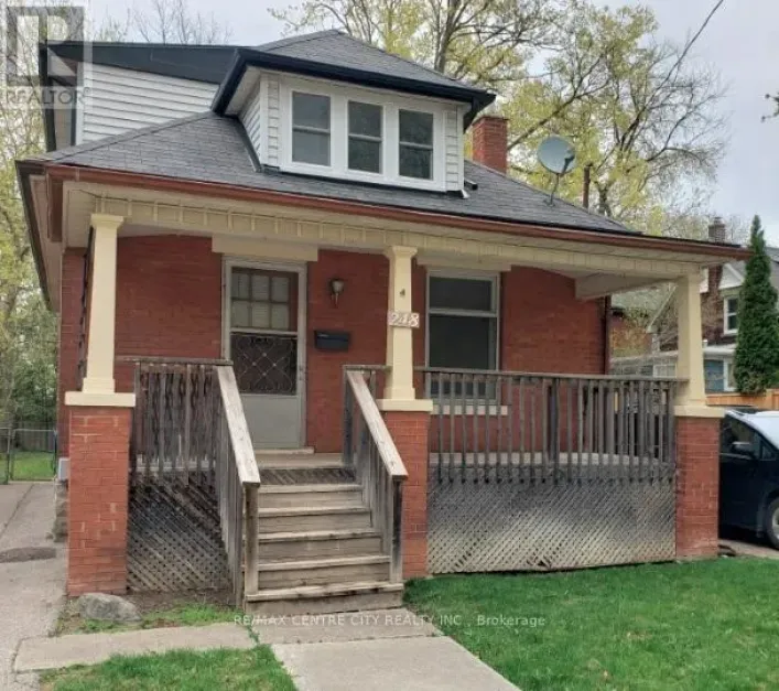 248 EMERY STREET E, London South