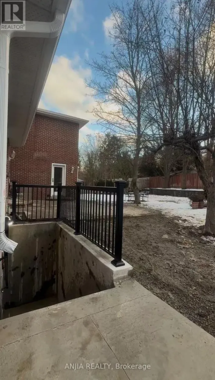 2482 ROBIN DRIVE, Mississauga