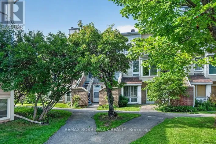24B SHEHYN LANE, Ottawa