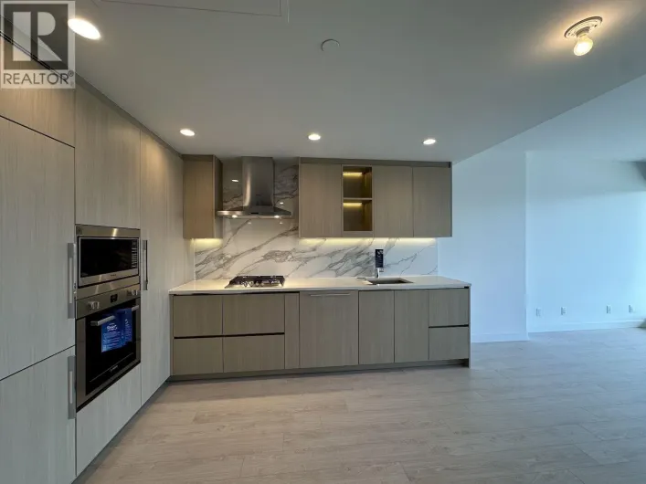 24F 4890 LOUGHEED HIGHWAY, Burnaby