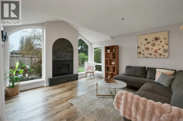 25 251 McPhedran Rd, Campbell River