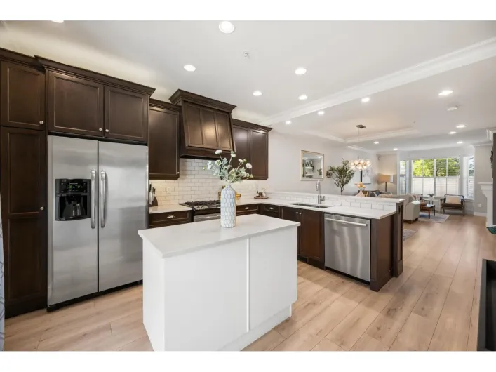25 33460 LYNN AVENUE, Abbotsford