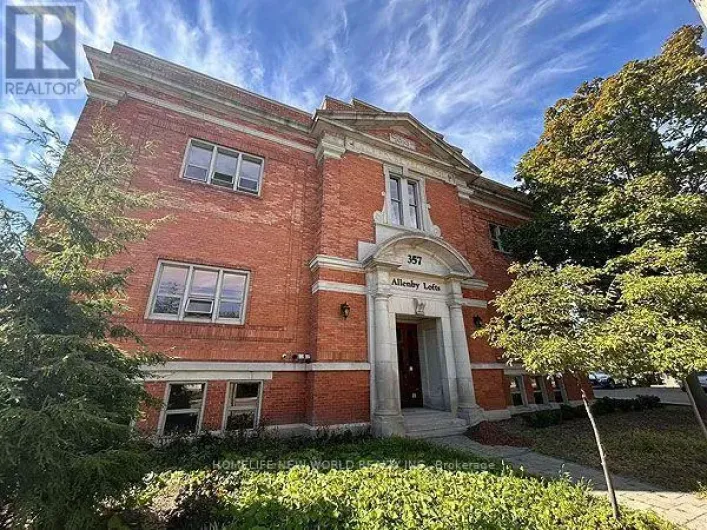 25 - 357 HUNTER STREET W, Hamilton