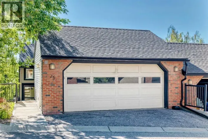 25, 448 Strathcona Drive SW, Calgary