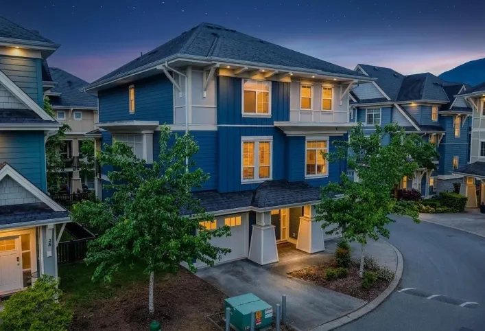 25 45290 SOOWAHLIE CRESCENT|Garrison Crossing, Chilliwack