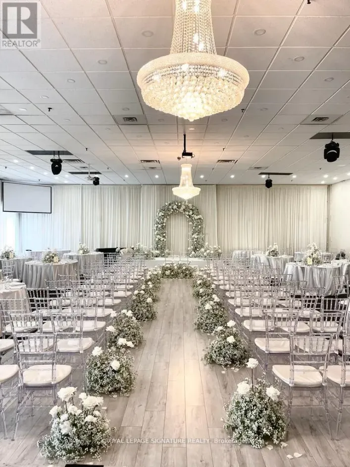 25 - 4801 STEELES AVENUE W, Toronto