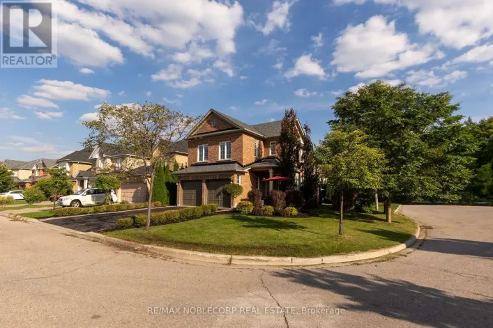 25 AZTEC COURT, Richmond Hill