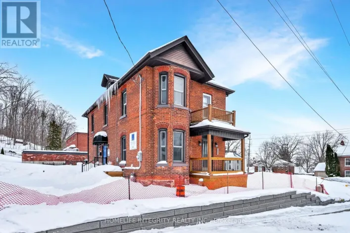 25 BERCZY STREET, Barrie