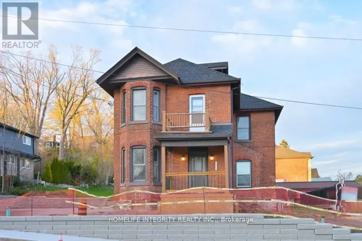 25 BERCZY STREET, Barrie