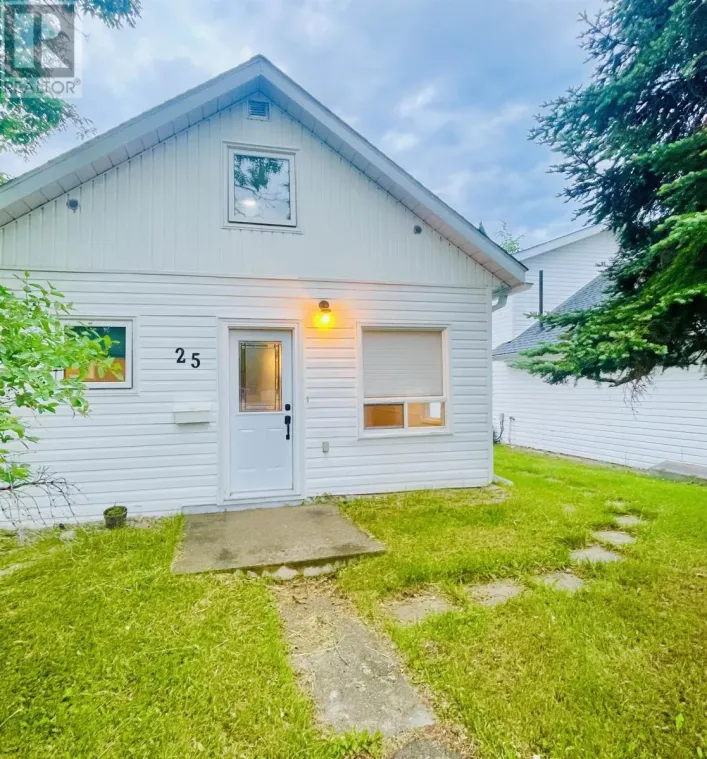 25 Casimir AVE, Dryden