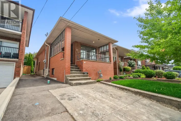 25 CHAMBERLAIN AVENUE, Toronto