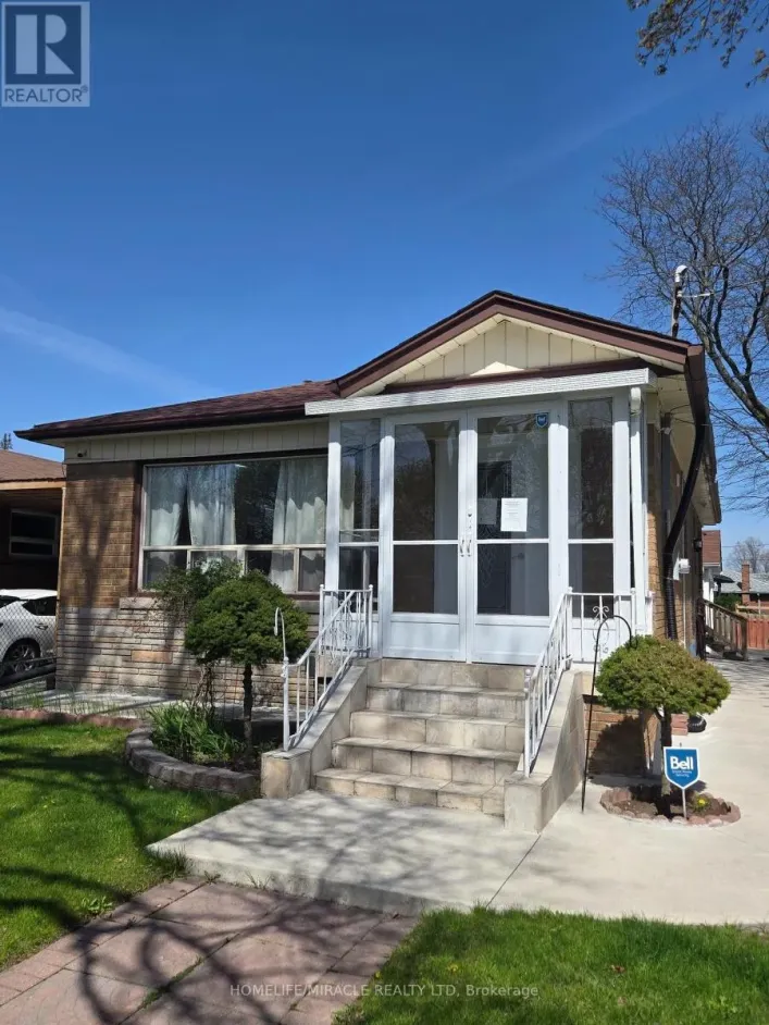 25 CHANDLER DRIVE, Toronto