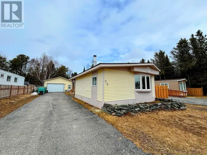 25 Coveney ST, Marathon