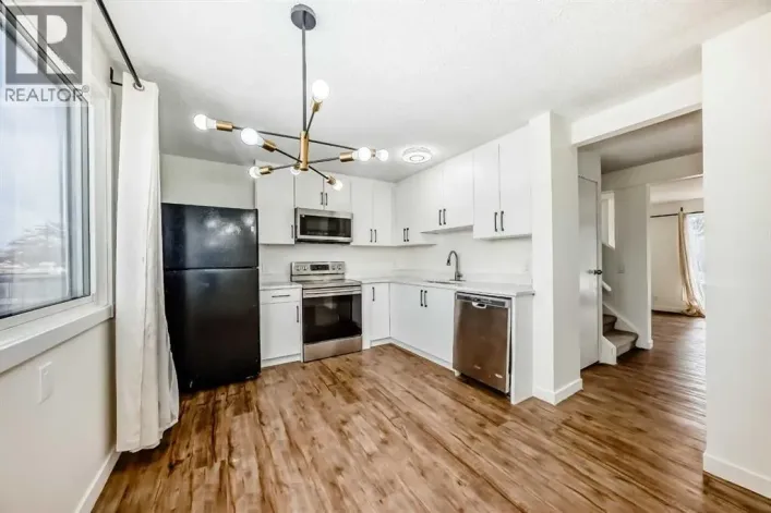 25 Erin Ridge Road SE, Calgary