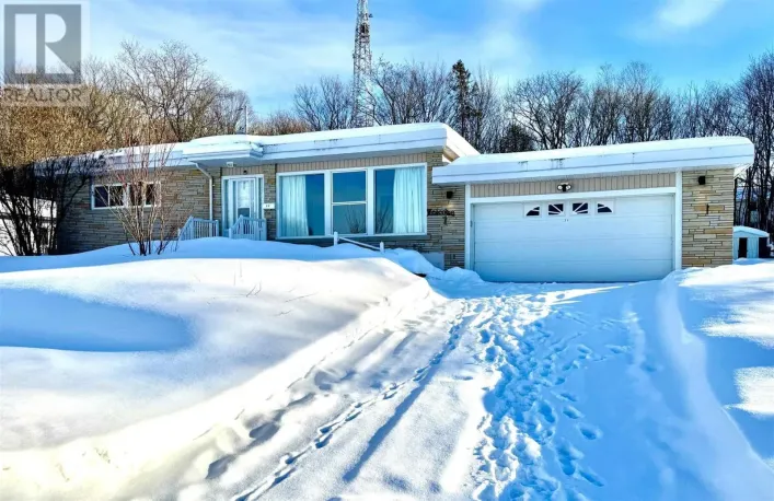 25 Gillanders RD, Elliot Lake