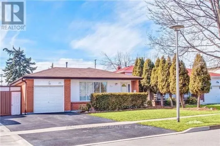 25 GLEBE CRESCENT, Brampton