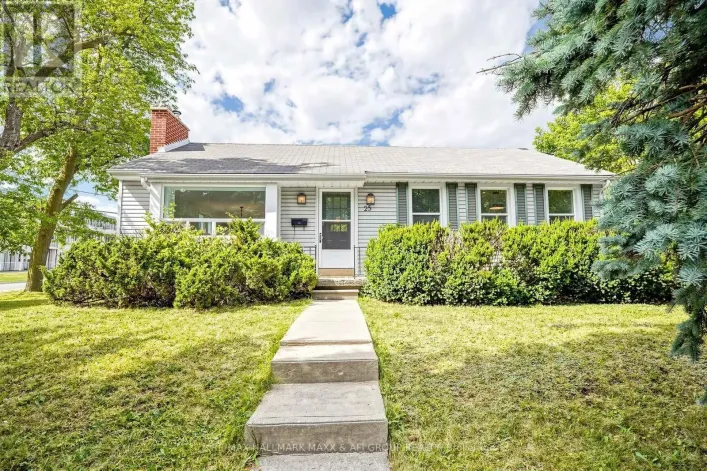 25 HARDING BOULEVARD, Richmond Hill