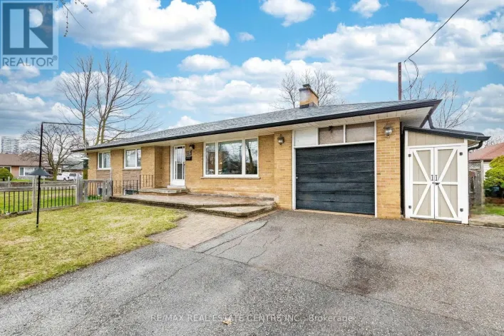 25 LESBURY AVENUE, Brampton