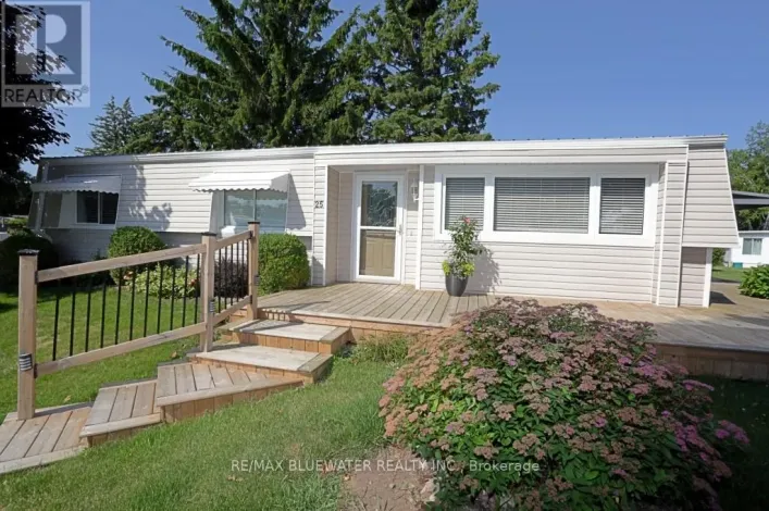25 MAPLE GROVE COURT E, South Huron