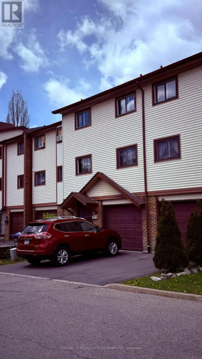 25 MCCALLUM COURT, Brampton