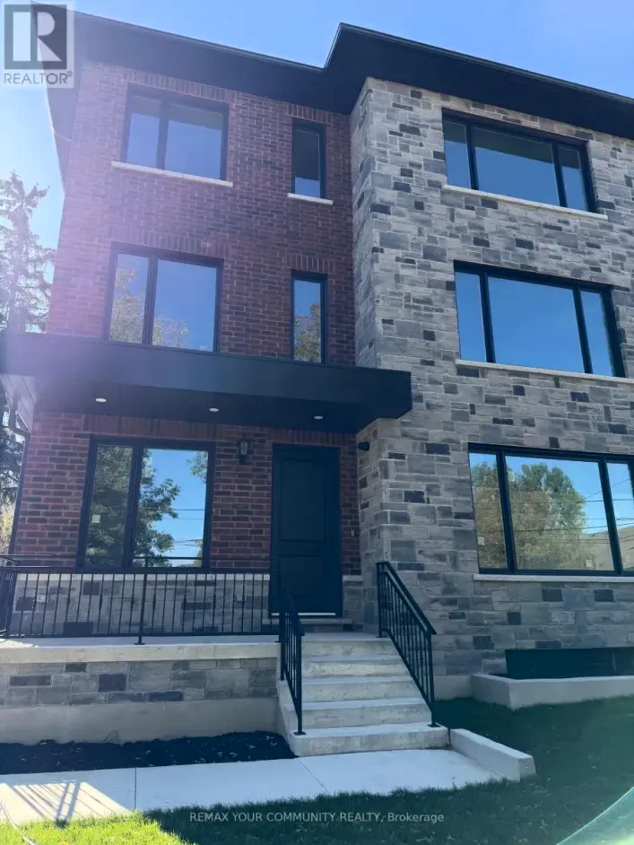 25 OXFORD STREET, Richmond Hill