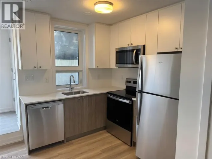 25 PALACE Street Unit# P24, Kitchener