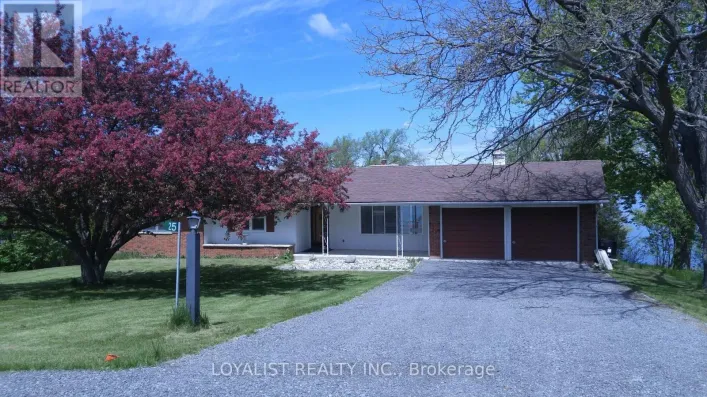 25 REDNER LANE, Prince Edward County