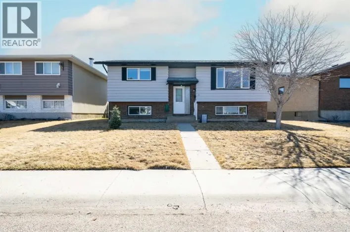 25 Seven Persons Crescent SW, Medicine Hat