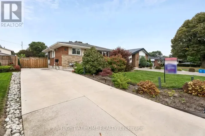 25 SWALLOW CRESCENT, Hamilton